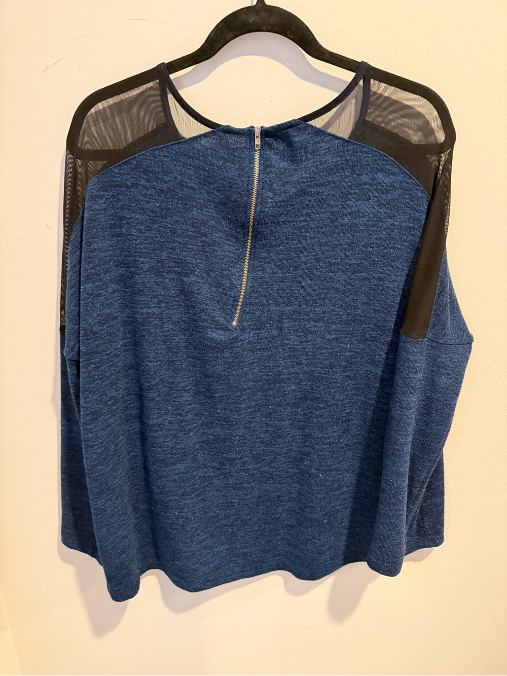 Women’s Blue Mesh-Accent Long Sleeve Top - Picture 4 of 6